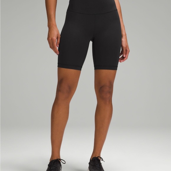 Lululemon wonder train shorts 2 - Picture 1 of 6